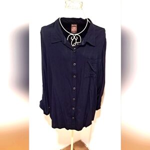 White Stag Women's Button-down Blouse, Size XXL.